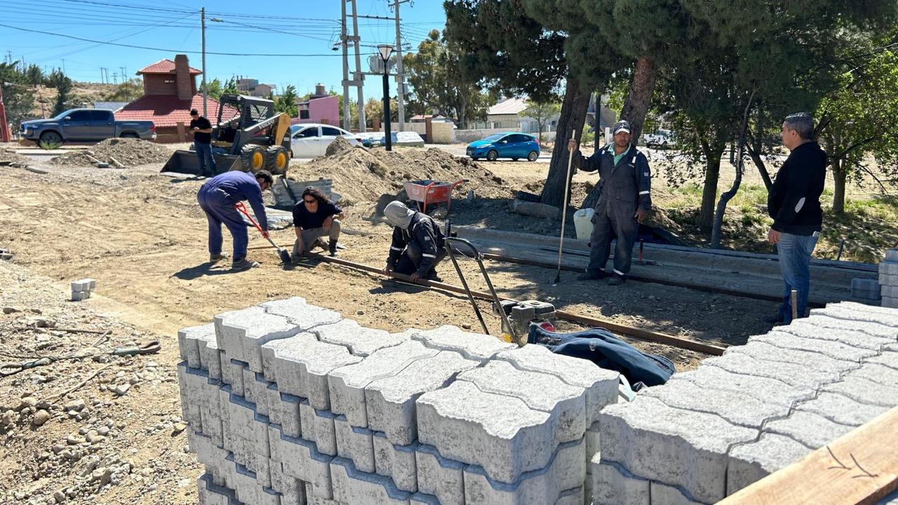 Avanzan las obras de adoquinado en distintos puntos de la ciudad ...